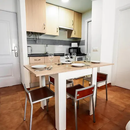 Escuela Village Apartman *