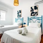 Escuela Village Μαρμπέλλα