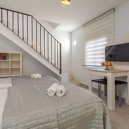 Escuela Village Apartment