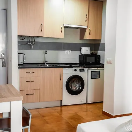 Escuela Village * 마르베야