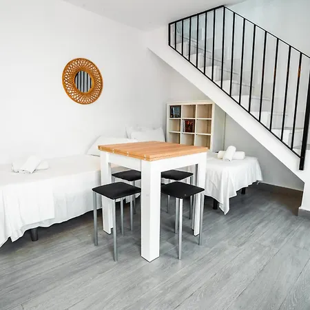 Escuela Village * 마르베야